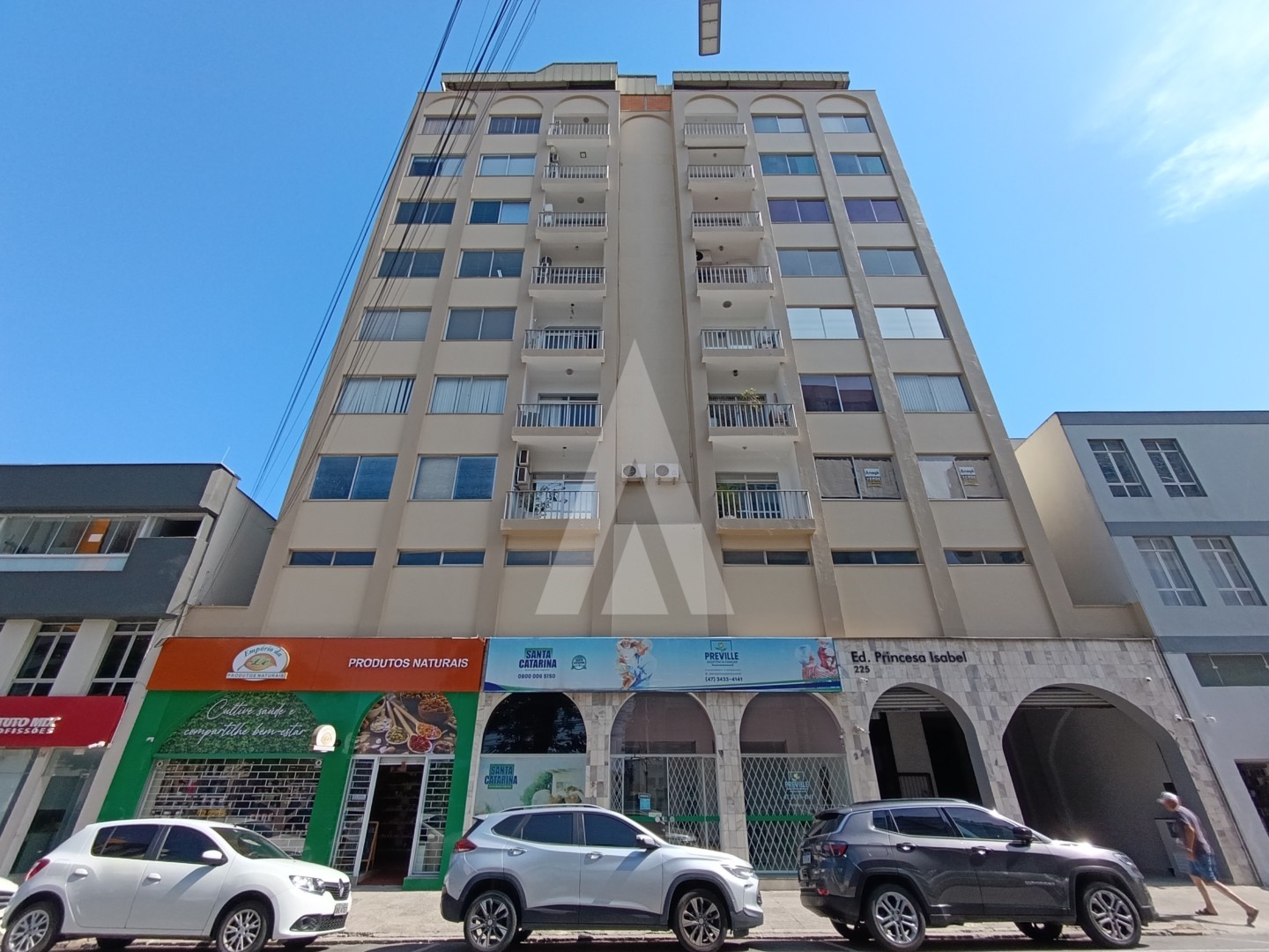 Sala Comercial no Centro de Joinville, Edifício com Elevador e Recepção - foto 1