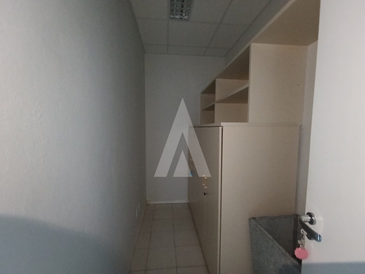 Sala comercial localizada no bairro Anita Garibaldi, de esquina, distribuída entre o 1 e o 2 andar, composta por 2 cozinhas, 5 — foto 5