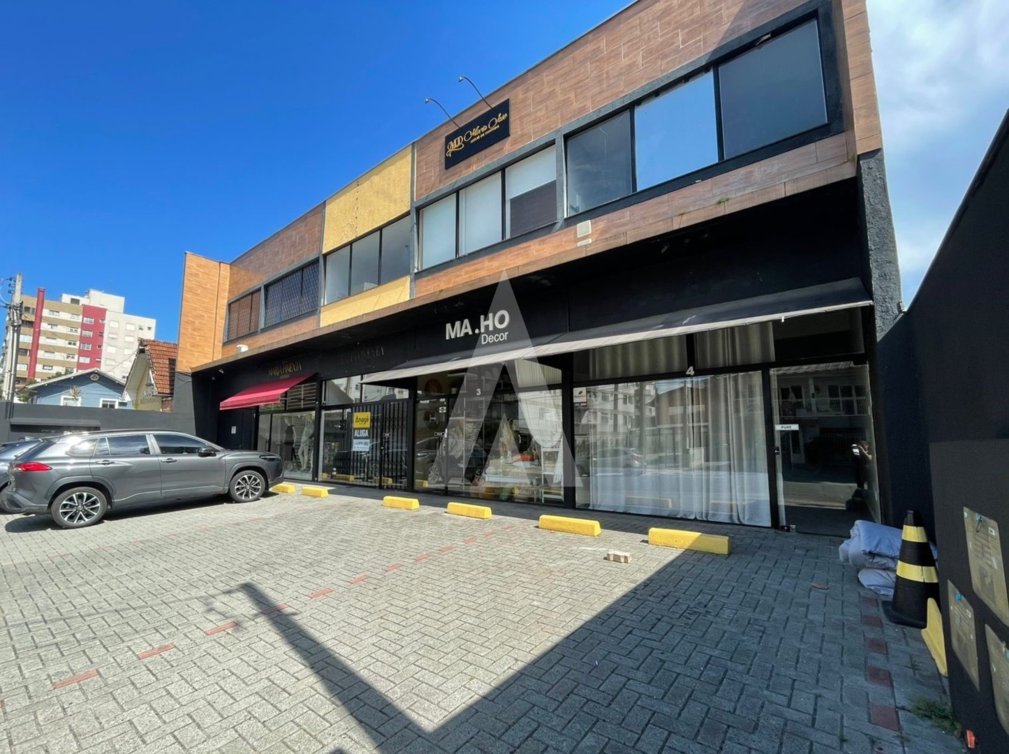 Loja com mezanino no centro de Joinville com 73m. - foto 1