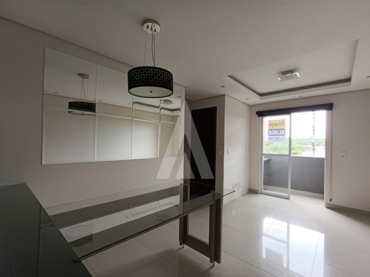 Apartamento semi mobiliado com 2 quartos, localizado no bairro Atiradores. — foto 2