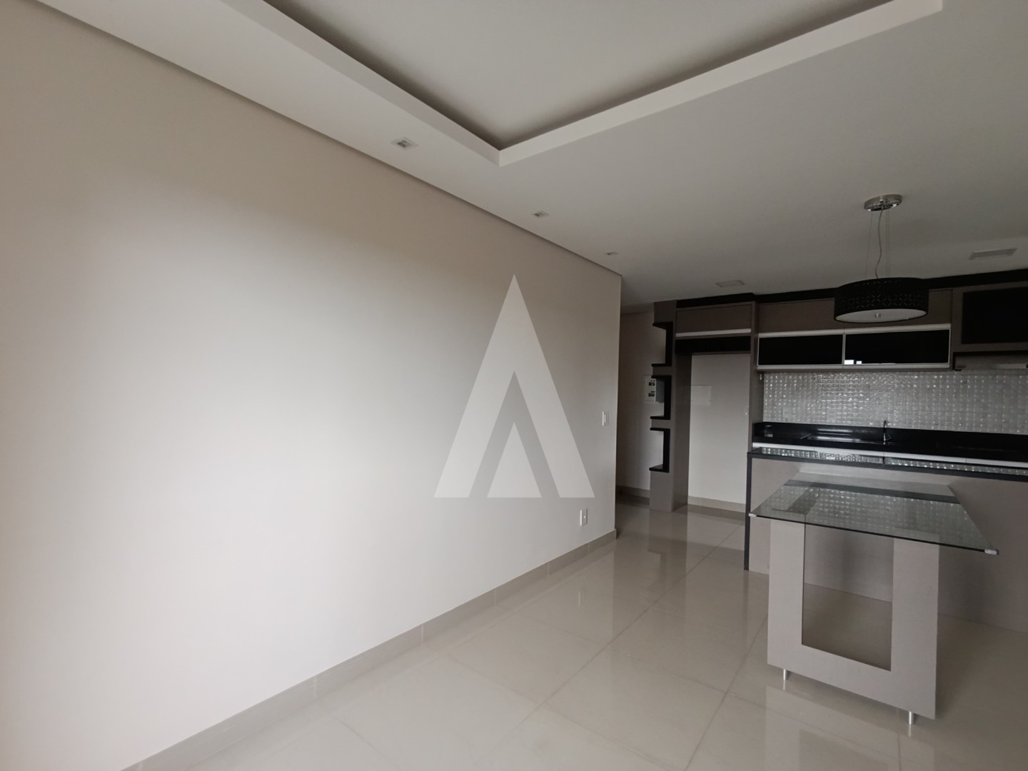 Apartamento semi mobiliado com 2 quartos, localizado no bairro Atiradores. — foto 4