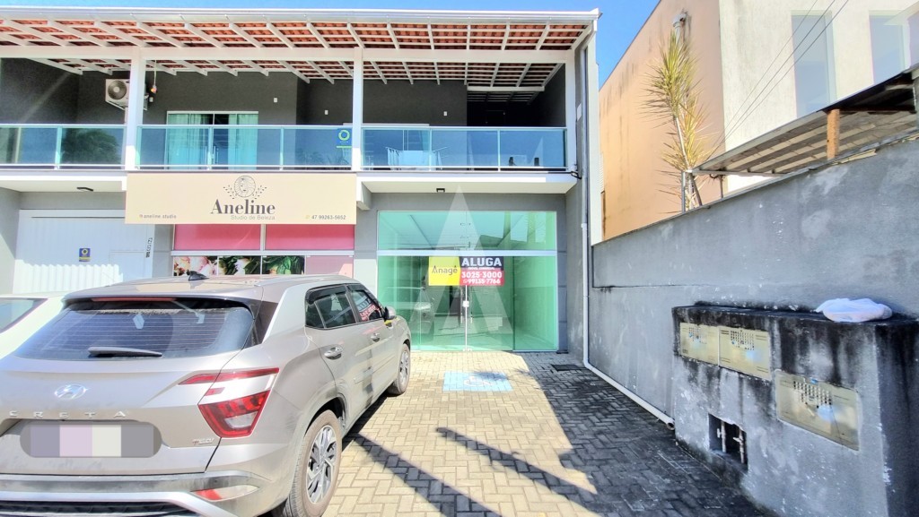 Loja comercial no bairro Fatima com uma sala e lavado. - foto 1