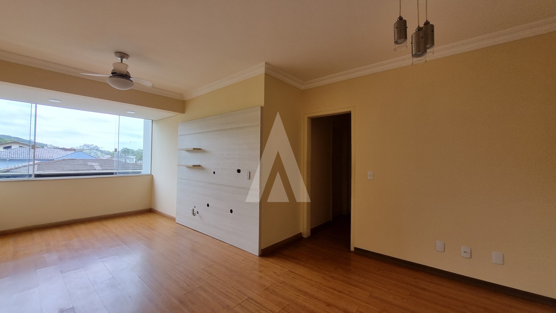 Apartamento com 2 quartos sendo 01 suíte no bairro Saguaçu. — foto 4