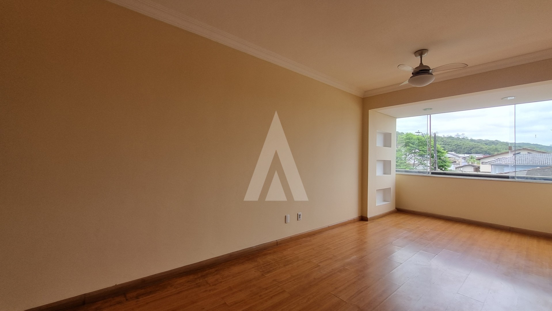 Apartamento com 2 quartos sendo 01 suíte no bairro Saguaçu. — foto 6