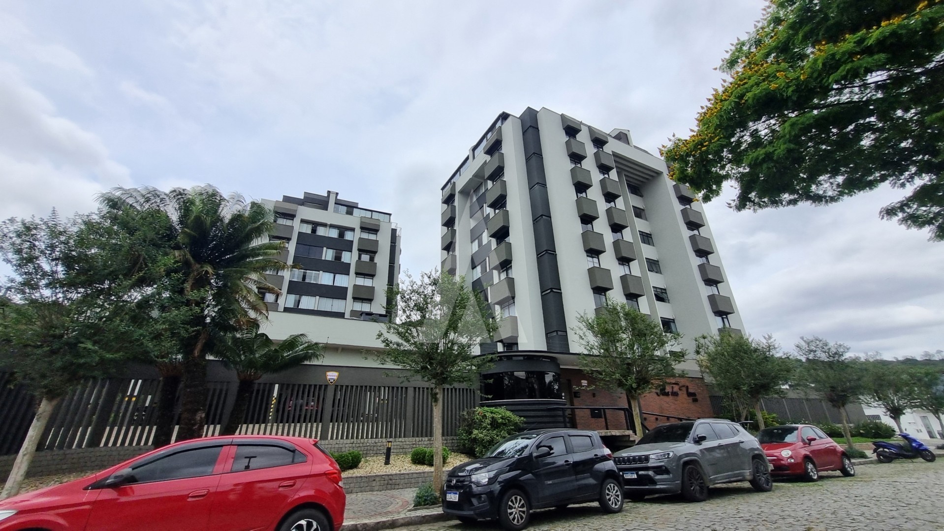 Apartamento com 2 quartos sendo 01 suíte no bairro Saguaçu. — foto 2