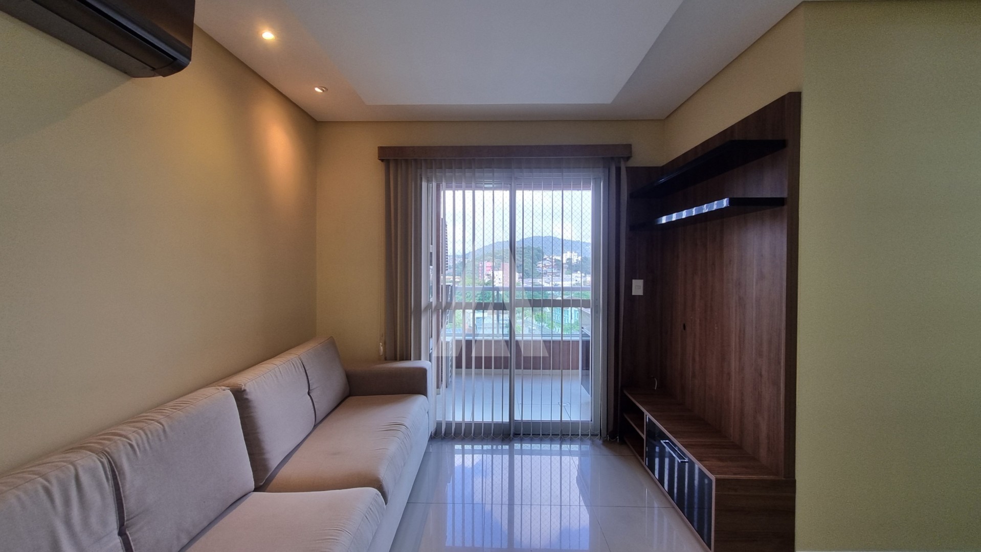 Apartamento mobiliado com 03 quartos, sendo 02 suites no Centro. — foto 7