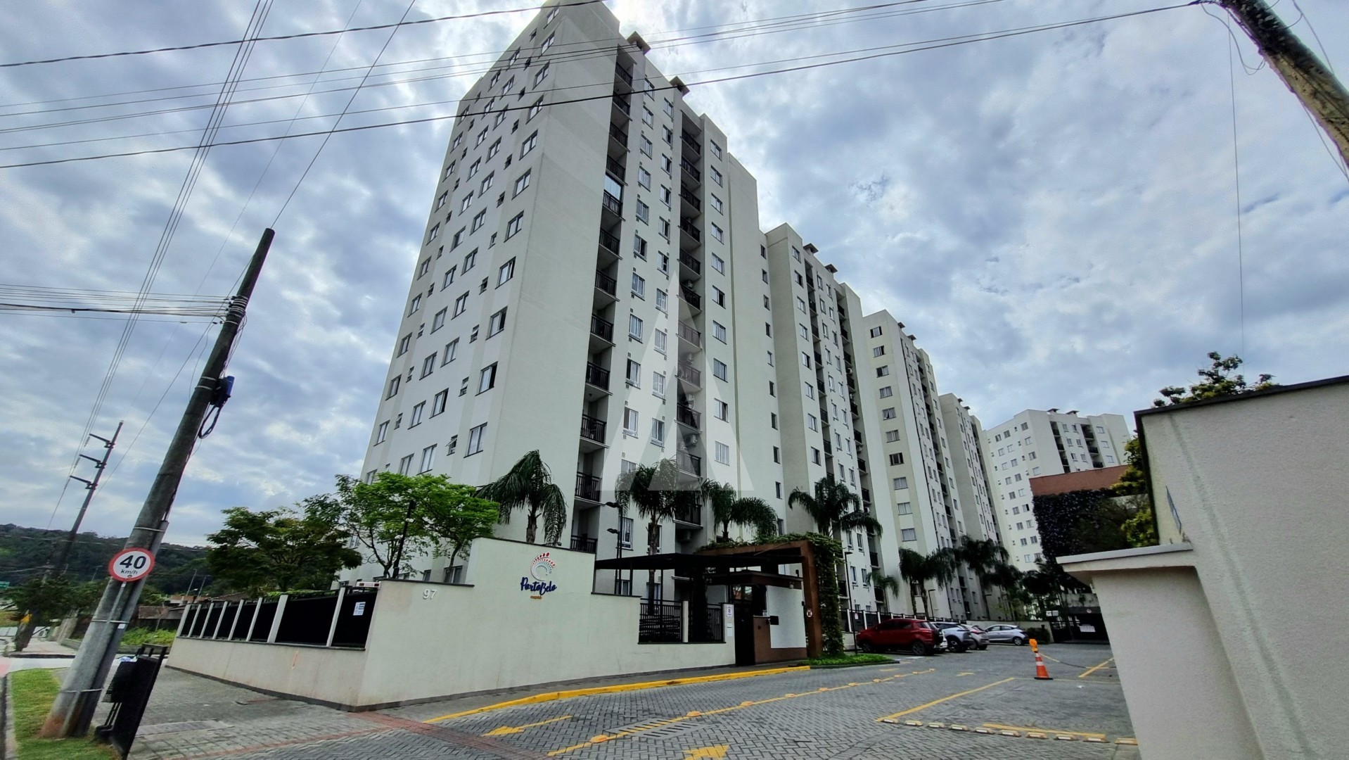 Apartamento com 02 quartos no bairro Bucarein - foto 1