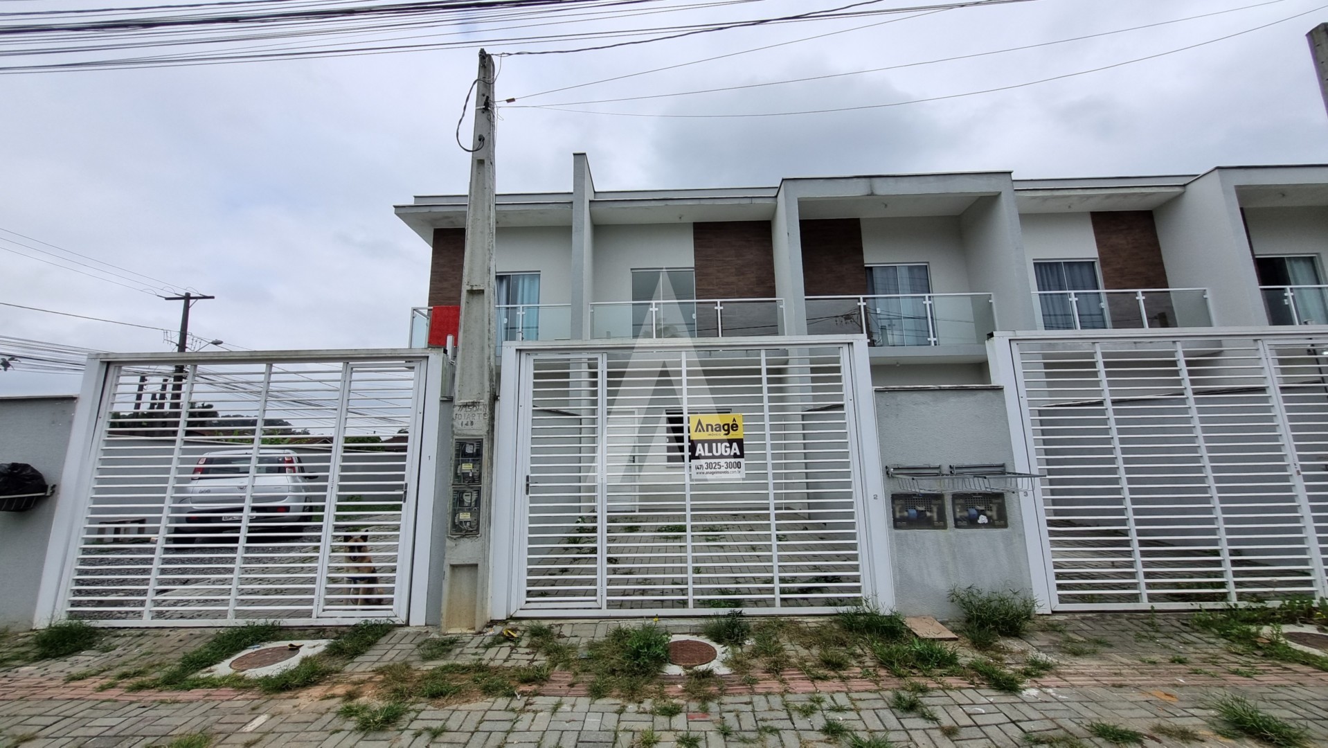 Geminado no bairro Itaum com 2 quartos e uma vaga de garagem. - foto 1
