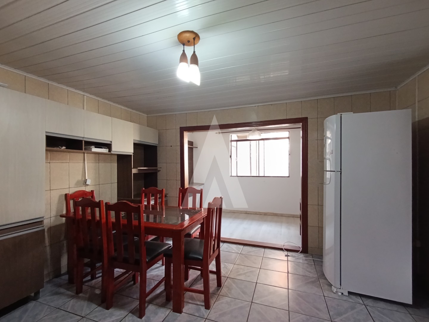 Casa residencial frente e fundos com 3 dormitórios, sendo 1 suite no bairro Adhemar Garcia. — foto 2