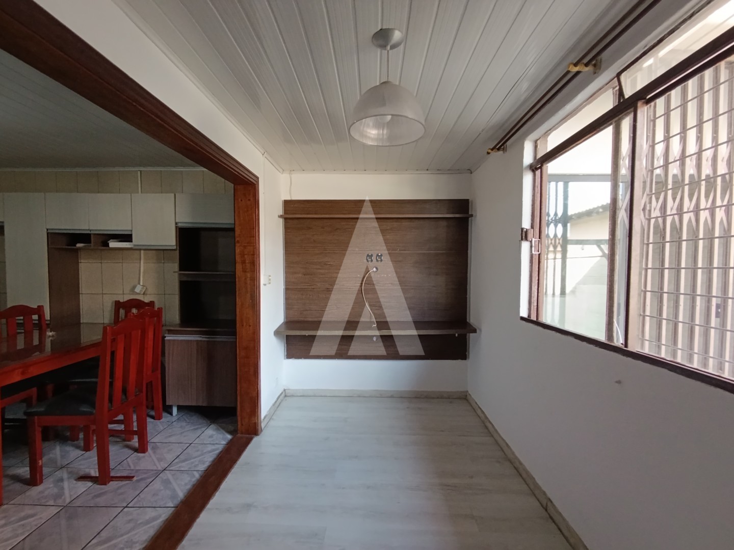 Casa residencial frente e fundos com 3 dormitórios, sendo 1 suite no bairro Adhemar Garcia. — foto 5