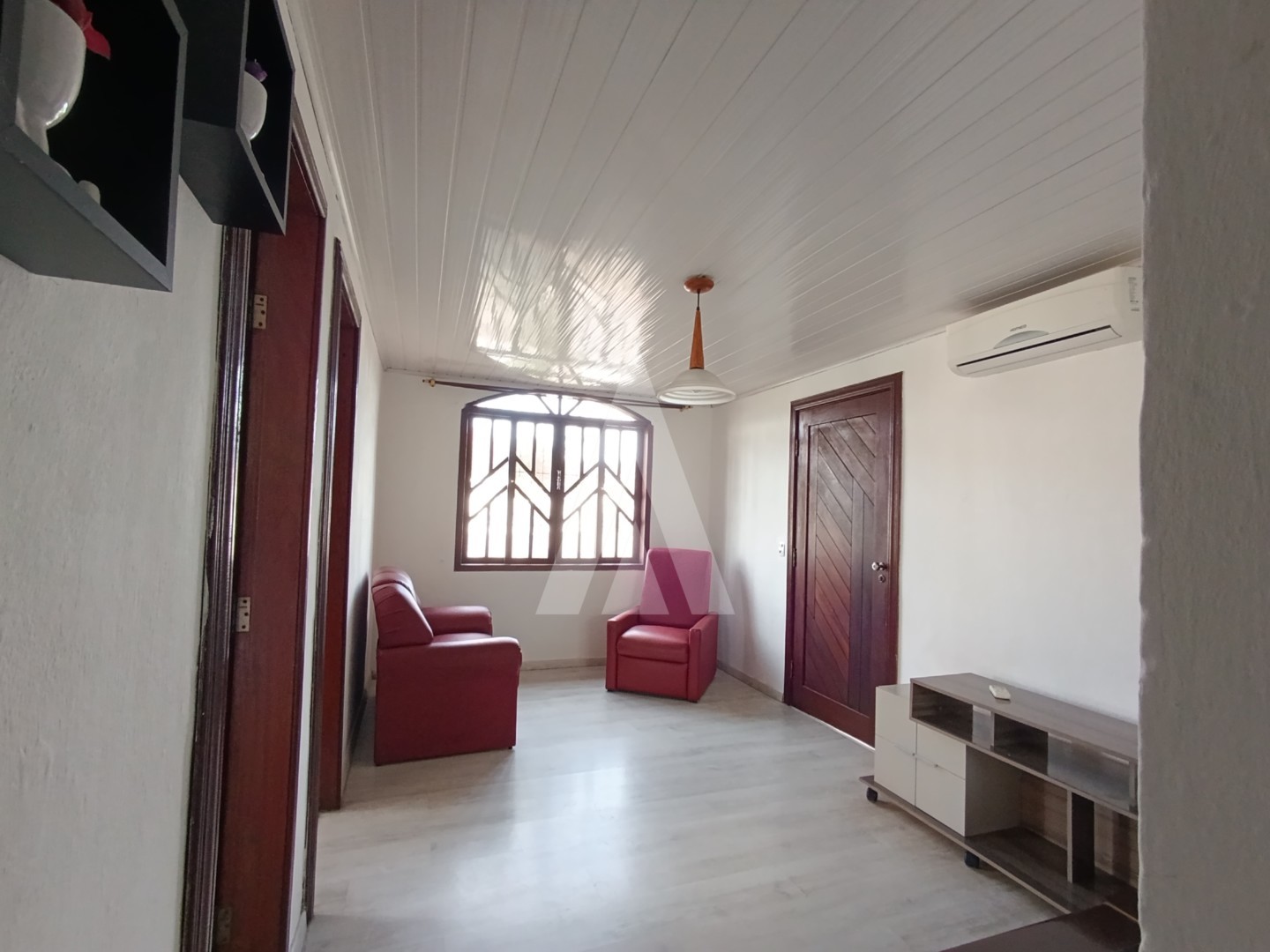 Casa residencial frente e fundos com 3 dormitórios, sendo 1 suite no bairro Adhemar Garcia. — foto 7