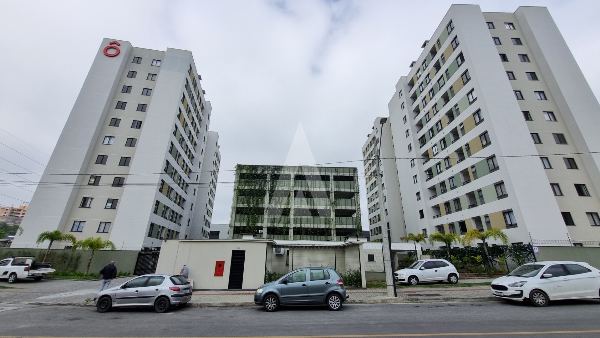 Apartamento com 02 quartos, localizado no bairro Costa e Silva. — foto 2