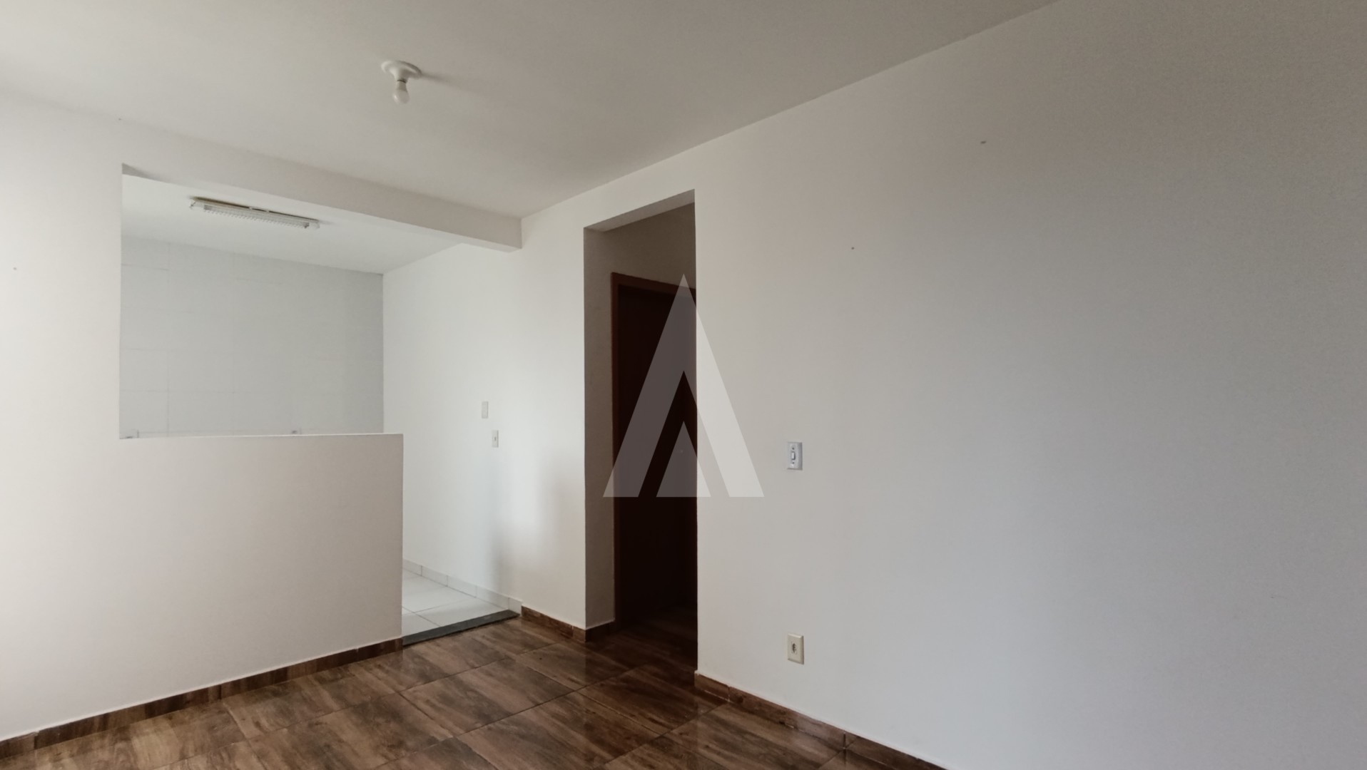 Apartamento no bairro Vila Nova, com 2 quartos e 1 vaga de garagem. — foto 2