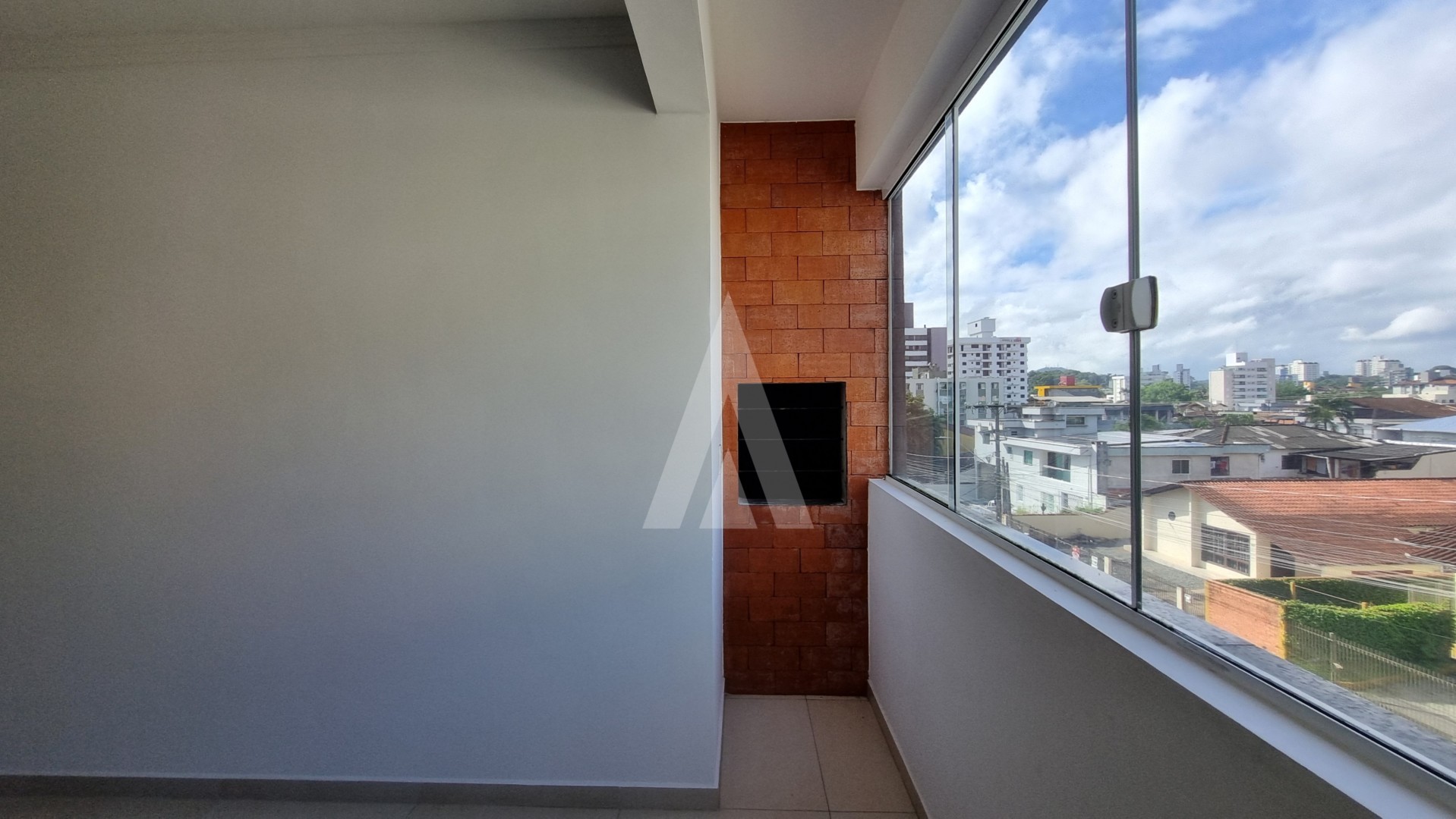Apartamento no bairro Costa e Silva com 02 quartos, sendo 01 suíte, cozinha com armários e 01 vaga de garagem. — foto 6