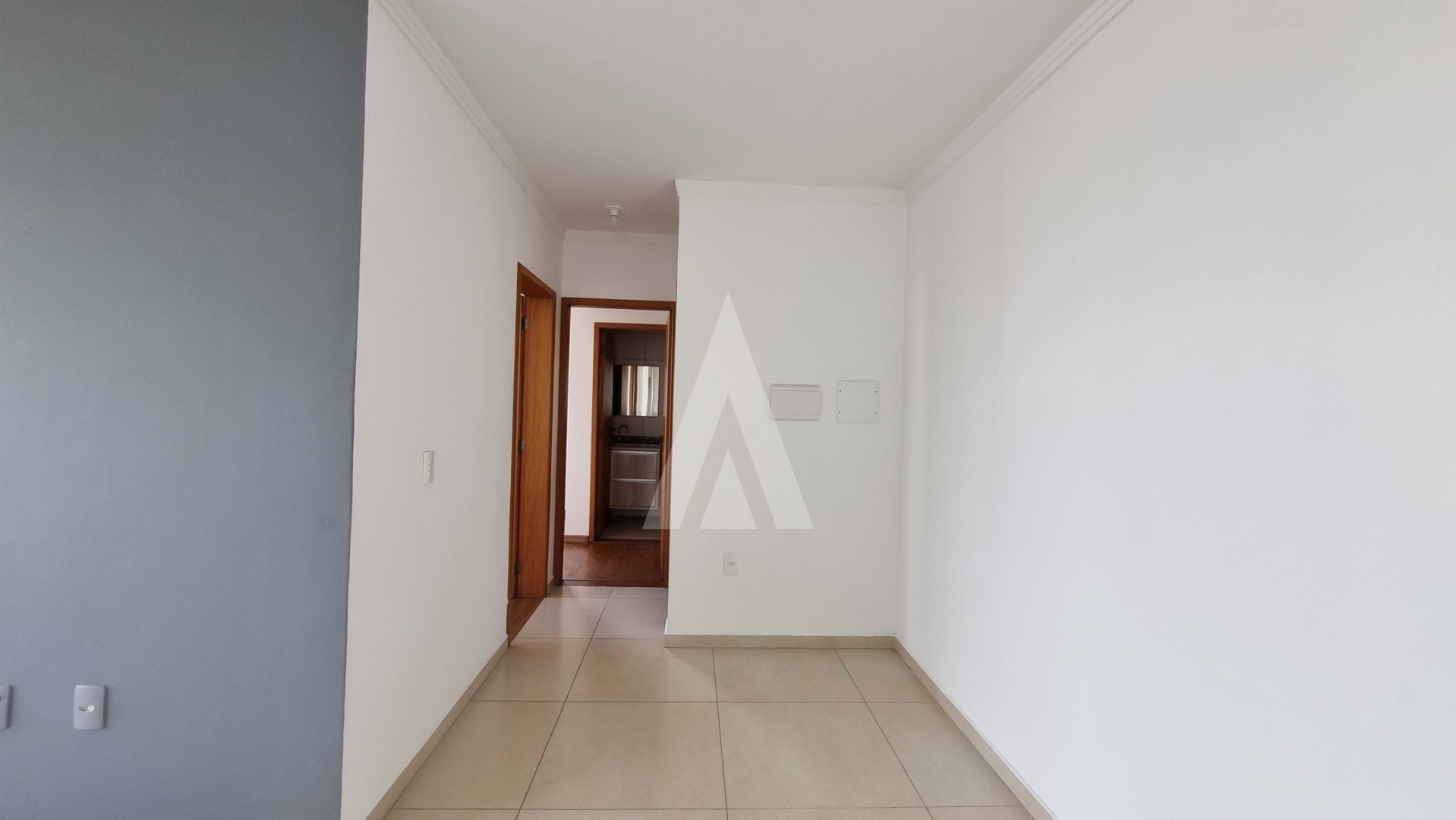 Apartamento no bairro Costa e Silva com 02 quartos, sendo 01 suíte, cozinha com armários e 01 vaga de garagem. — foto 4
