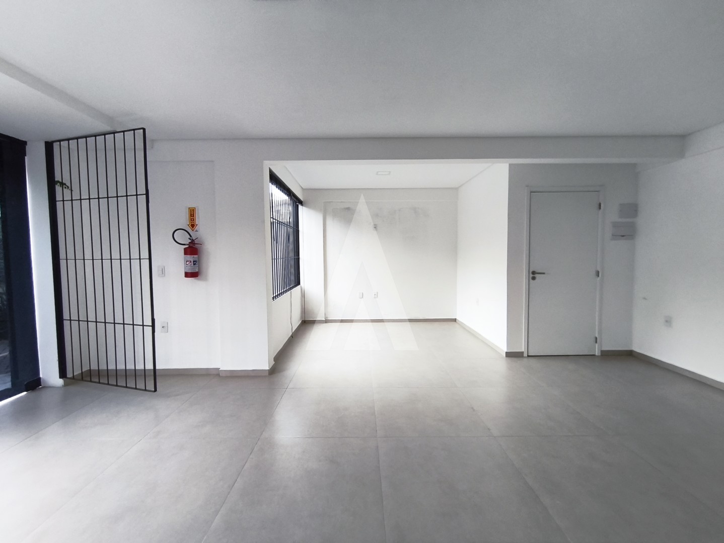 LOJA COMERCIAL COM 43,45 M NO COSTA E SILVA COM 02 VAGAS DE ESTACIONAMENTE FRONTAL — foto 6