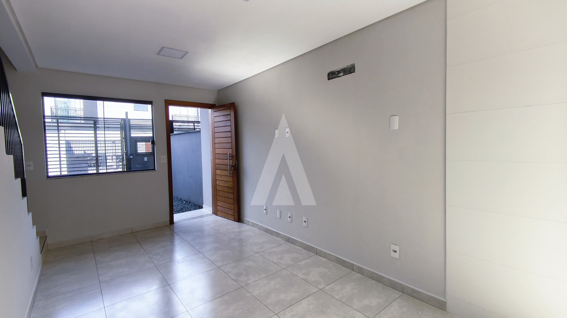 Geminado com 2 quartos, churrasqueira e 1 vaga de garagem no bairro Comasa. — foto 5