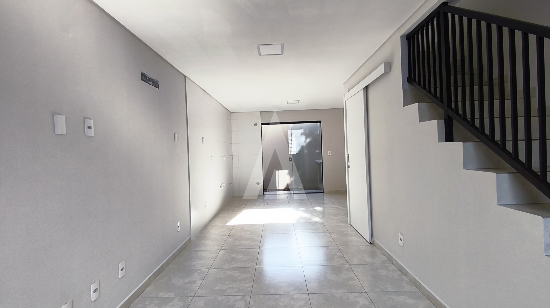 Geminado com 2 quartos, churrasqueira e 1 vaga de garagem no bairro Comasa. — foto 7