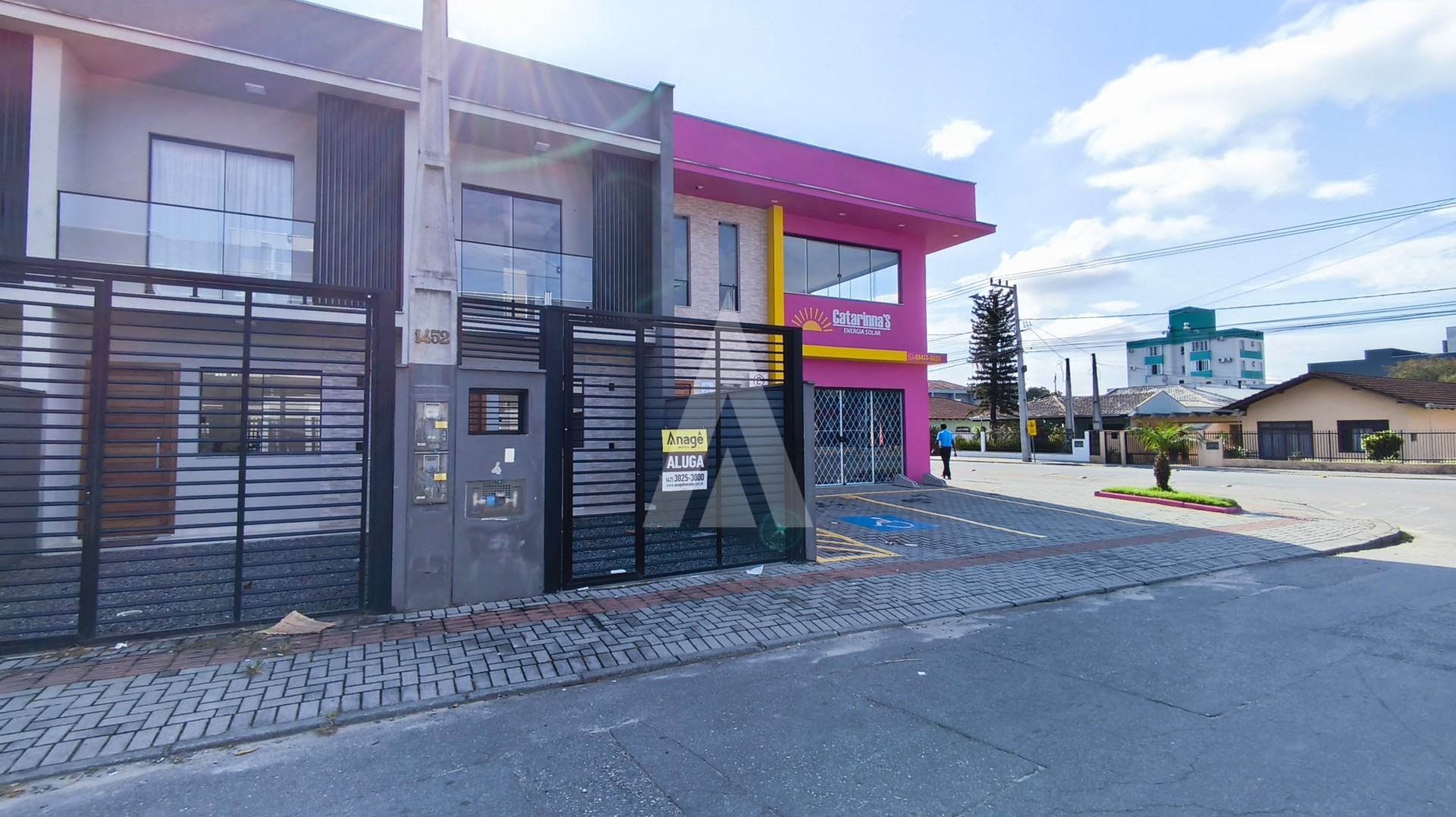 Geminado com 2 quartos, churrasqueira e 1 vaga de garagem no bairro Comasa. — foto 2