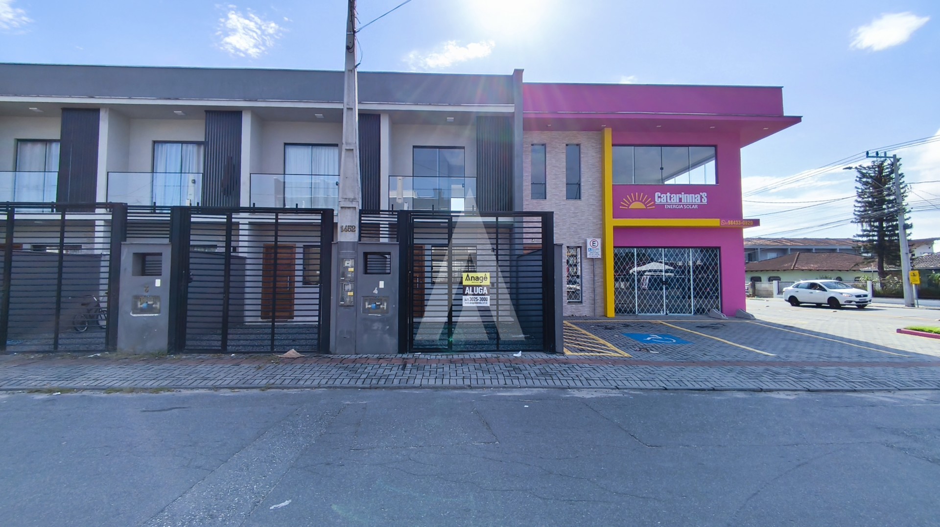 Geminado com 2 quartos, churrasqueira e 1 vaga de garagem no bairro Comasa. - foto 1