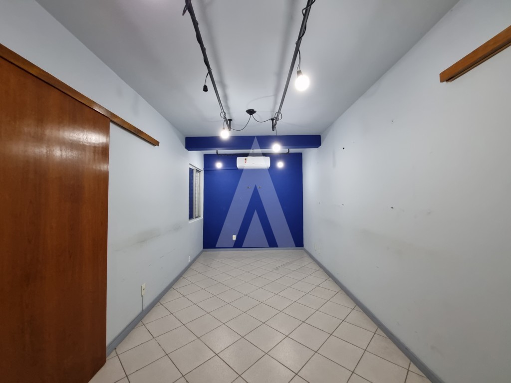 Sala comercial com cerca de 20m e 1 lavabo no bairro Centro. — foto 5