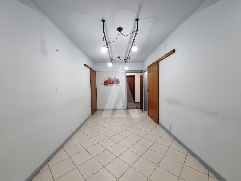 Sala comercial com cerca de 20m e 1 lavabo no bairro Centro. — foto 3
