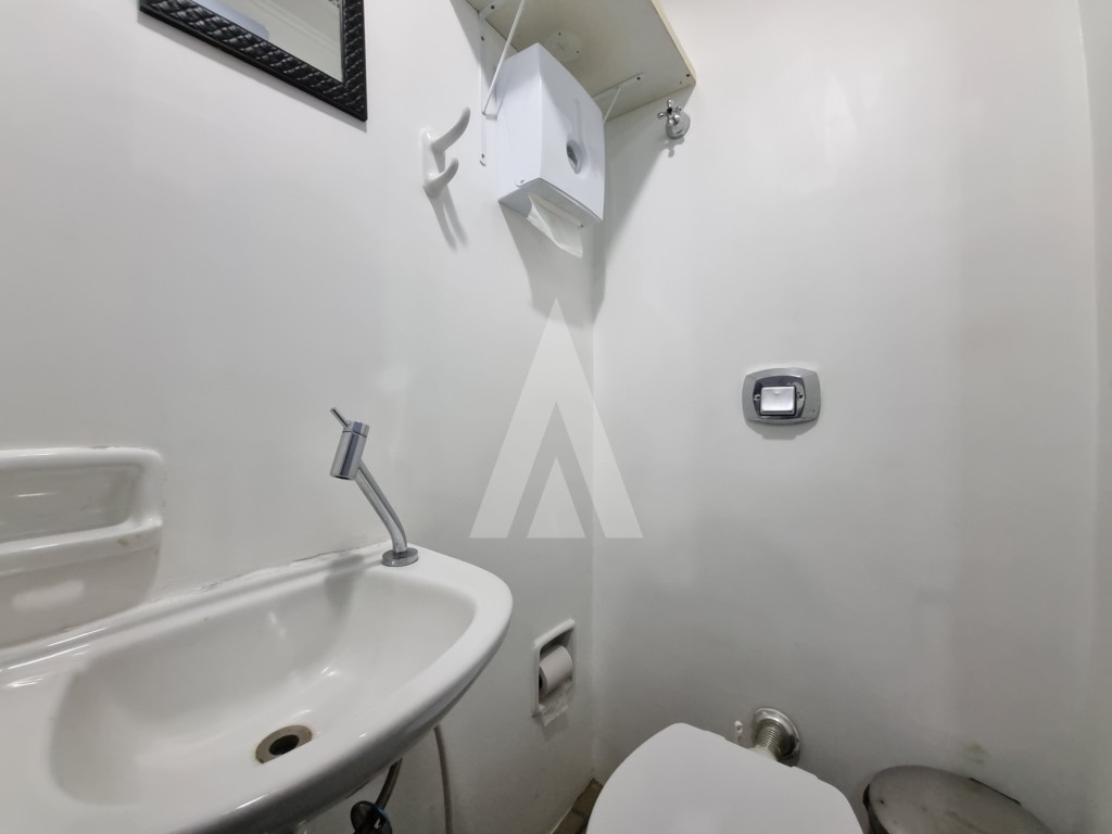 Sala comercial com cerca de 20m e 1 lavabo no bairro Centro. — foto 7