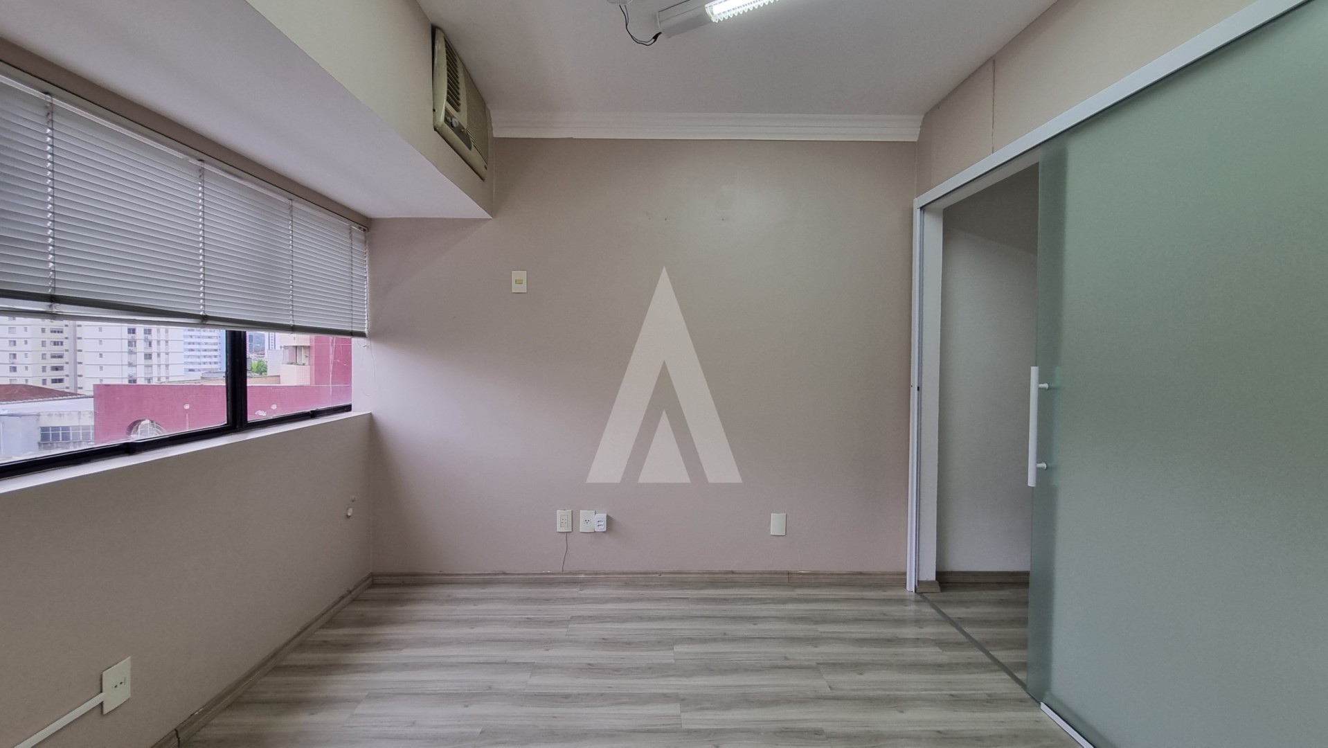 Sala comercial no centro de Joinville com 48 m. — foto 7