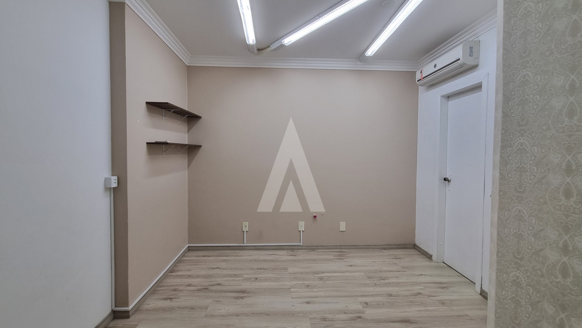 Sala comercial no centro de Joinville com 48 m. — foto 4