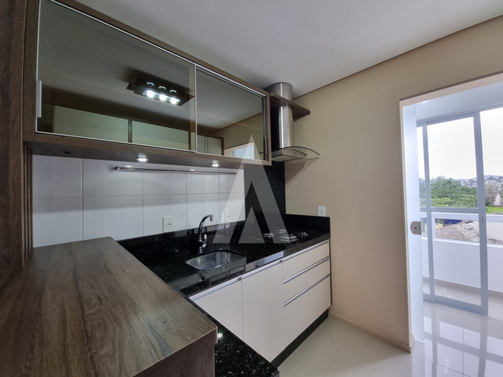 Apartamento com 3 quartos sendo 1 suite no bairro Bom Retiro. — foto 4