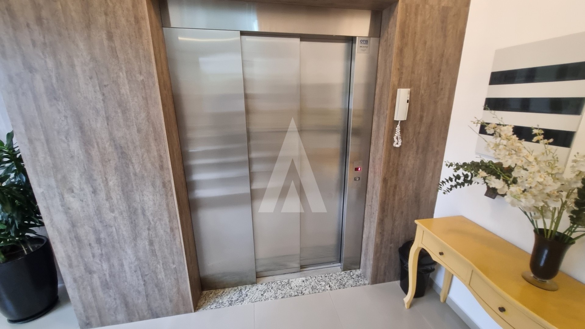 Apartamento no bairro Atiradores com 2 quartos, sendo 1 suíte, sacada com churrasqueira e 1 vaga de garagem. — foto 6