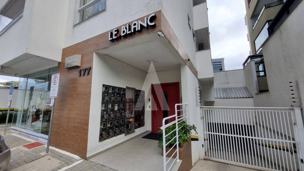 Apartamento bairro Saguaçu, 2 dormitórios, sendo 1 suíte — foto 2