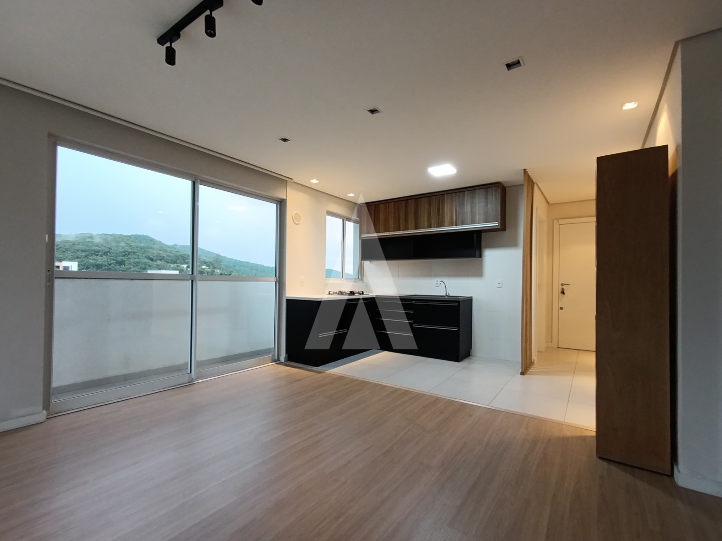 Apartamento bairro Saguaçu, 2 dormitórios, sendo 1 suíte — foto 6