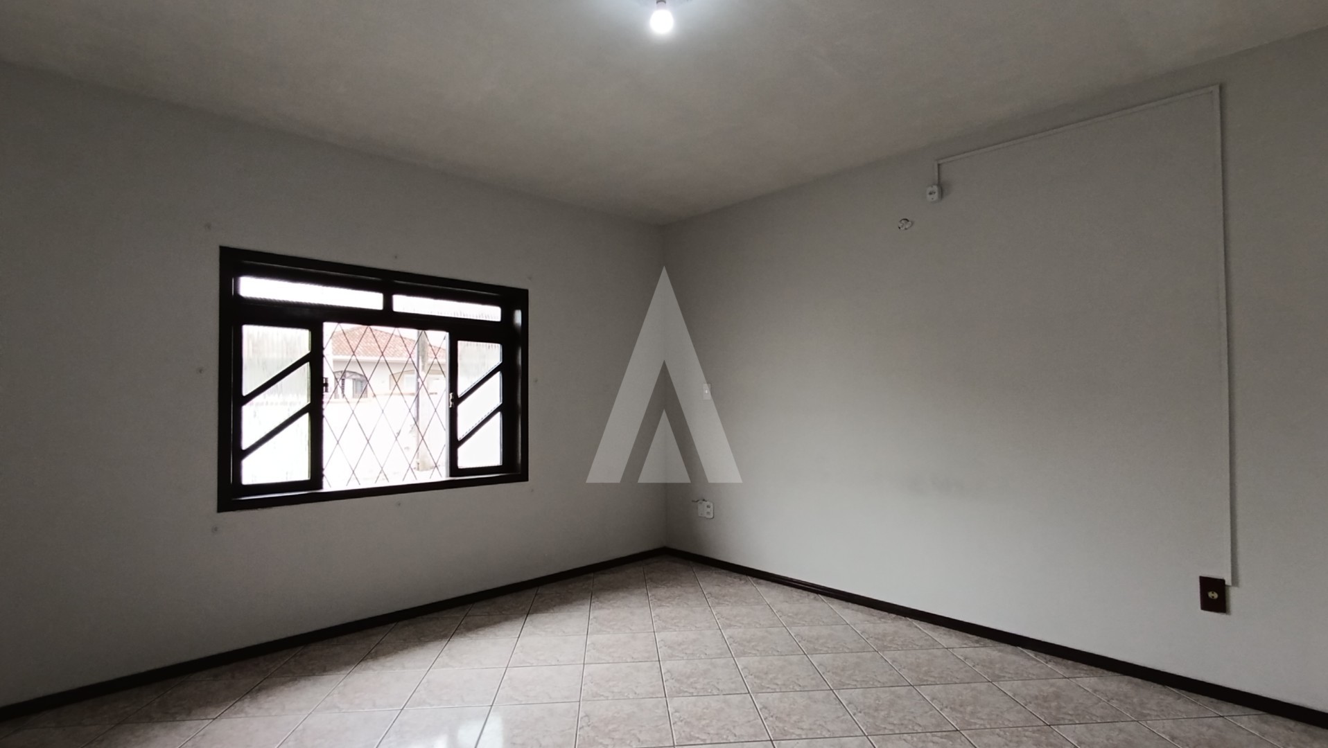 Casa localizada no bairro Aventureiro, composta por dois quartos, varanda e uma vaga de garagem coberta. — foto 7