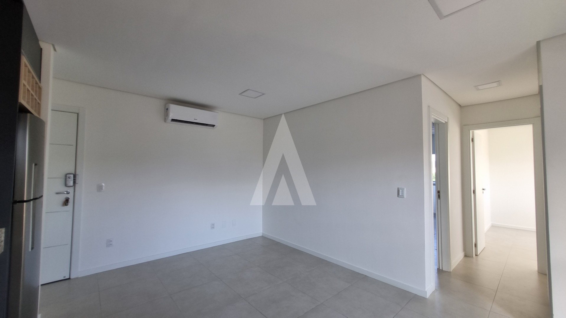 Apartamento no bairro Costa e Silva com 2 quartos sendo uma suíte com sacada e uma vaga de garagem individual e coberta. — foto 5
