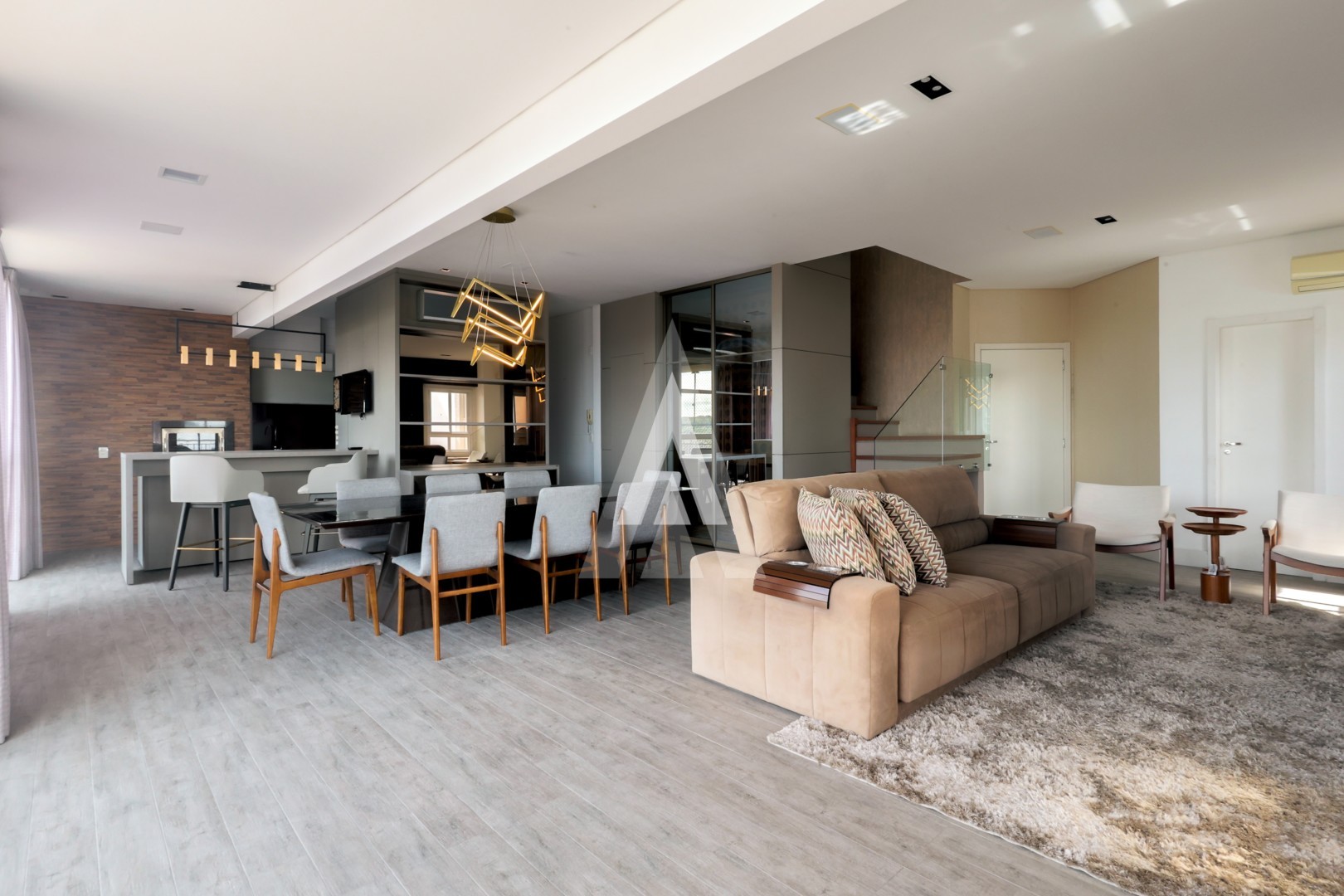 Cobertura alto padrão mobiliada com 03 suítes, sendo 01 com closet e com hidro bairro Centro, 4 vagas de garagem. — foto 6