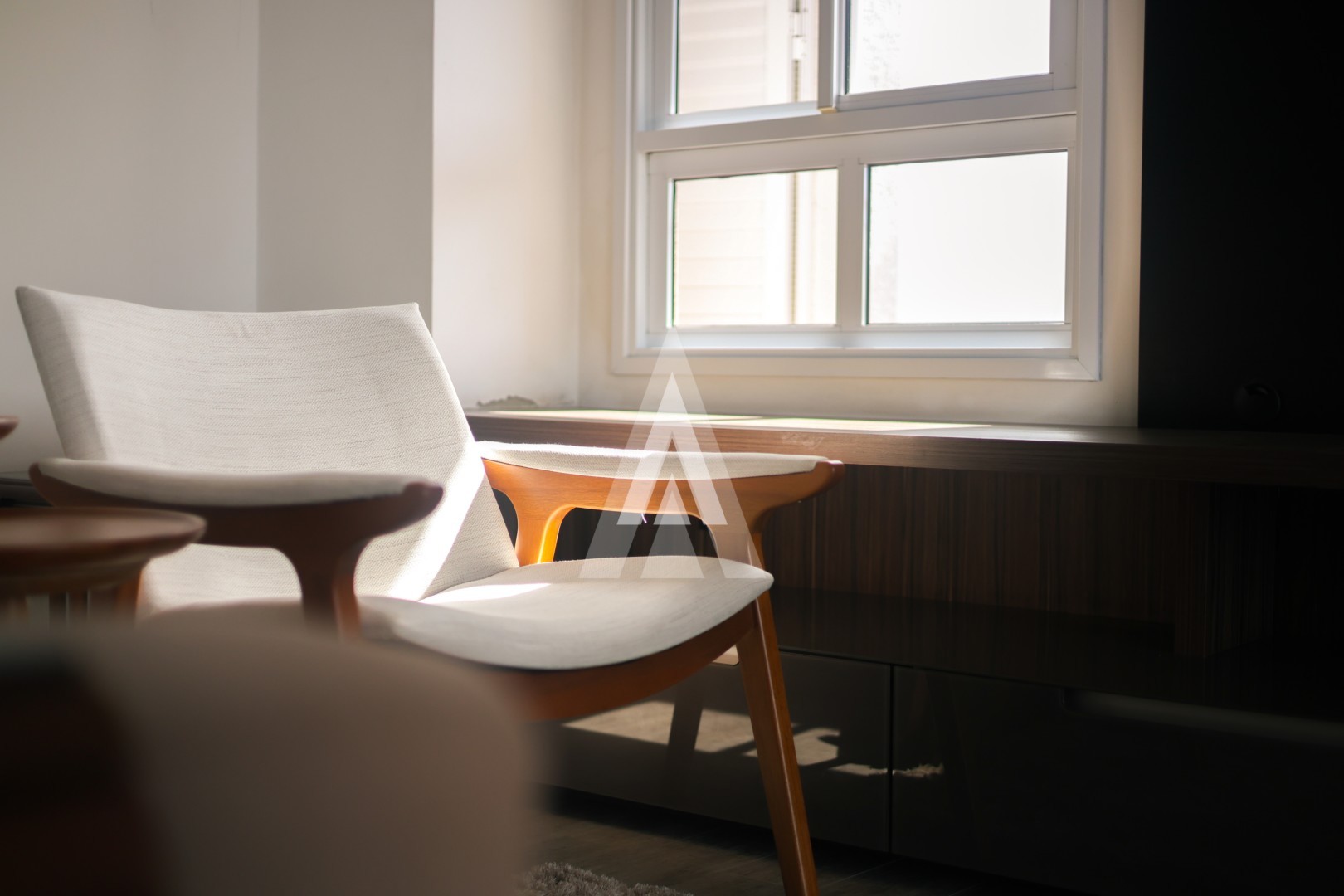 Cobertura alto padrão mobiliada com 03 suítes, sendo 01 com closet e com hidro bairro Centro, 4 vagas de garagem. — foto 2