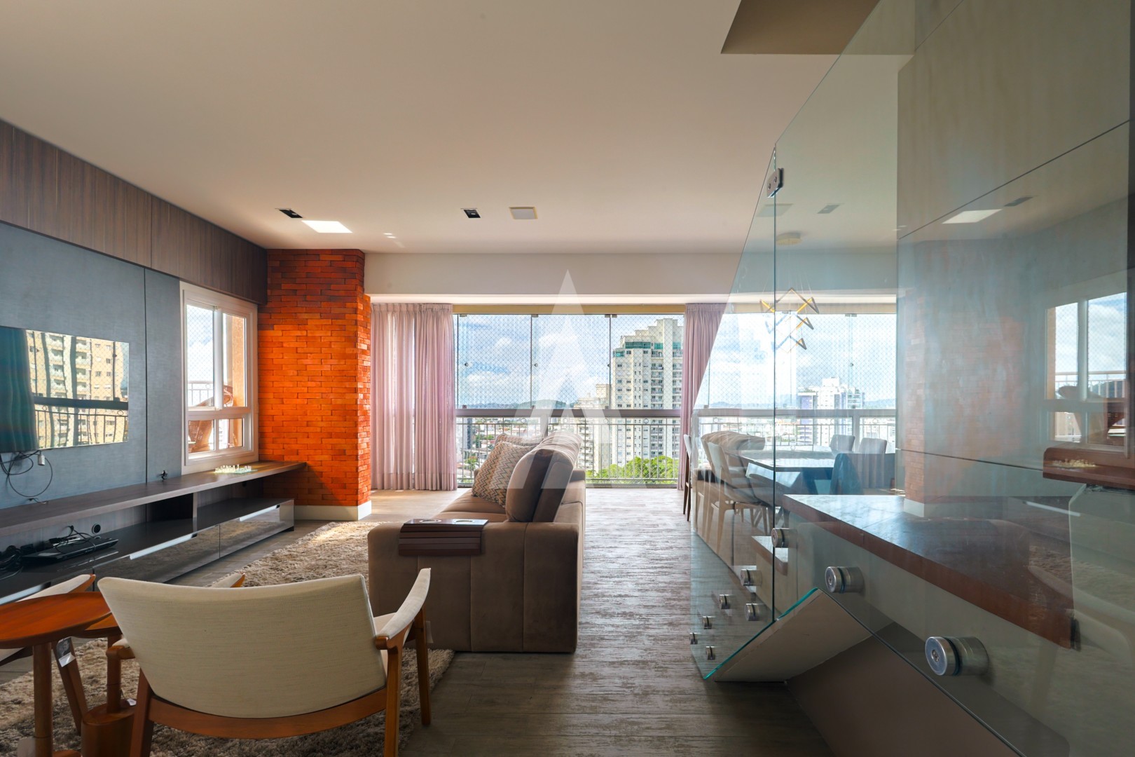 Cobertura alto padrão mobiliada com 03 suítes, sendo 01 com closet e com hidro bairro Centro, 4 vagas de garagem. — foto 7