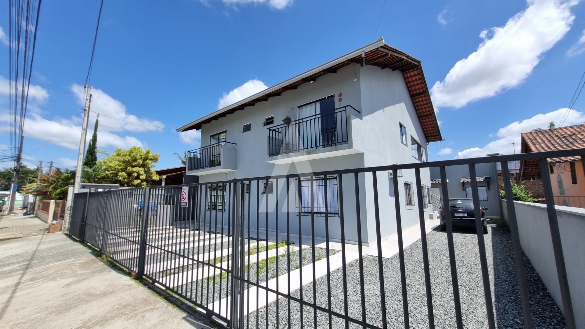 Apartamento com 2 quartos, sacada e 1 vaga de garagem descoberta no bairro Itinga. — foto 3