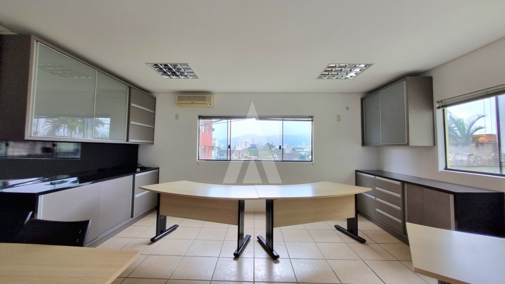 Sala com 34,76 m no bairro América, situado no 2 andar, composta por 01 lavabo, copa e 01 vaga de garagem coberta. — foto 4