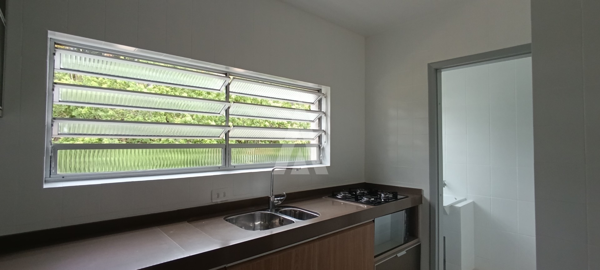 Apartamento no bairro Saguaçu composto por 2 quartos, armários na cozinha e 1 vaga de garagem. — foto 6