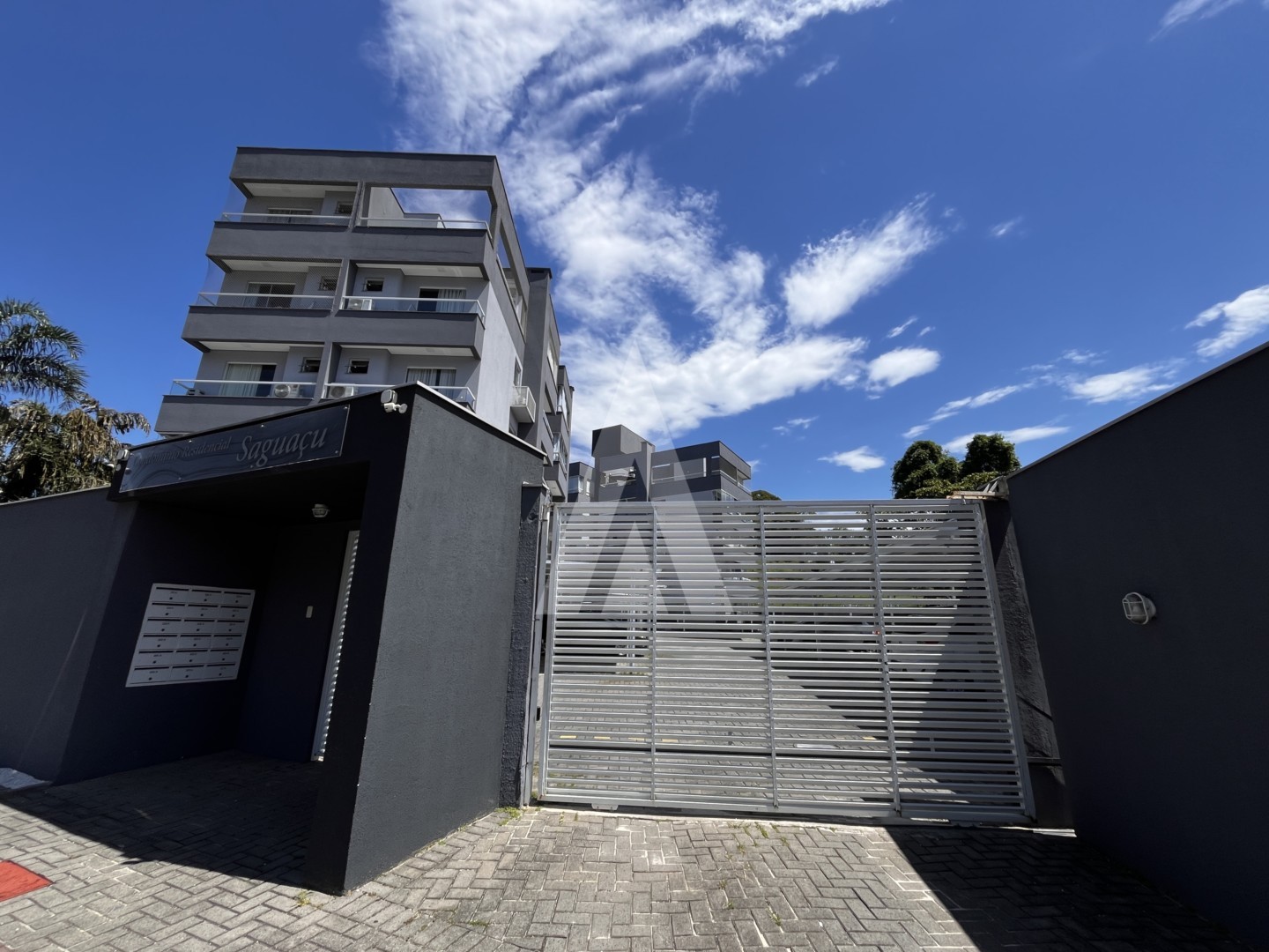 Apartamento com 2 dormitórios no Bairro Saguaçu em Joinville - foto 1