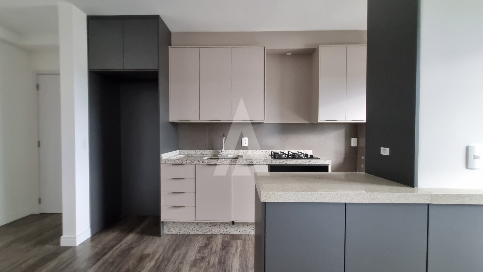 Apartamento com 3 quartos sendo uma suíte, no bairro Anita Garibaldi. — foto 3