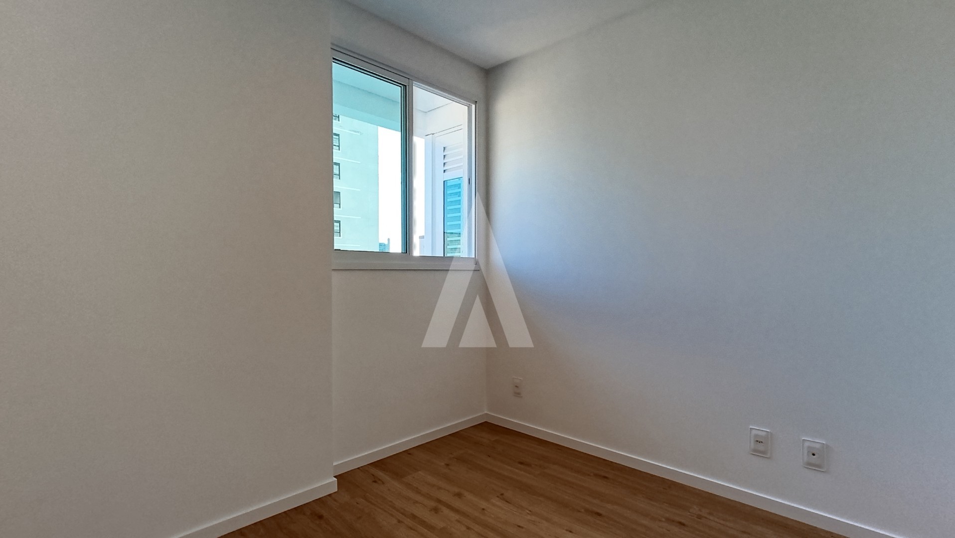 Apartamento no Centro com 3 dormitórios um sendo suíte, sala de estar e jantar, cozinha com armários, 2 vagas garagem(box duplo) — foto 6