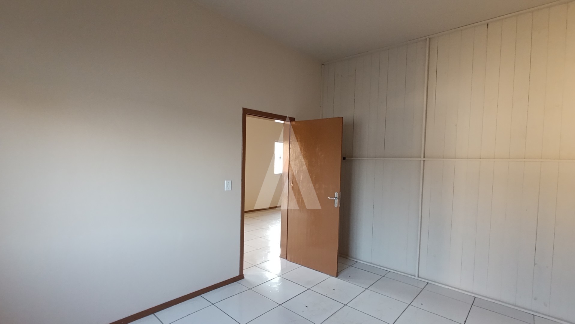 Casa localizada no bairro Jardim Iririú, com 2 quartos e 2 vagas de garagem cobertas. — foto 6
