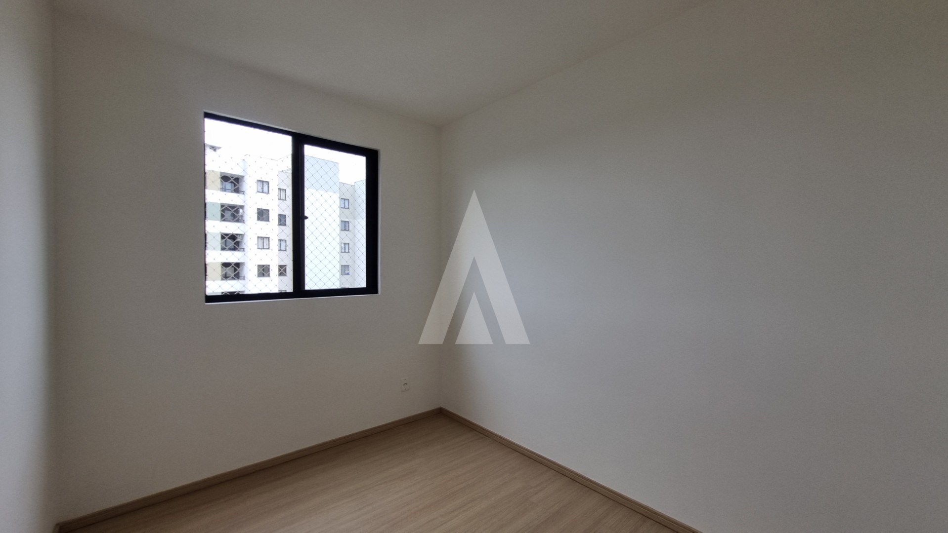 Apartamento no Costa e Silva com 2 quartos, cozinha com armários planejados, sacada com churrasqueira e 1 vaga coberta. — foto 7