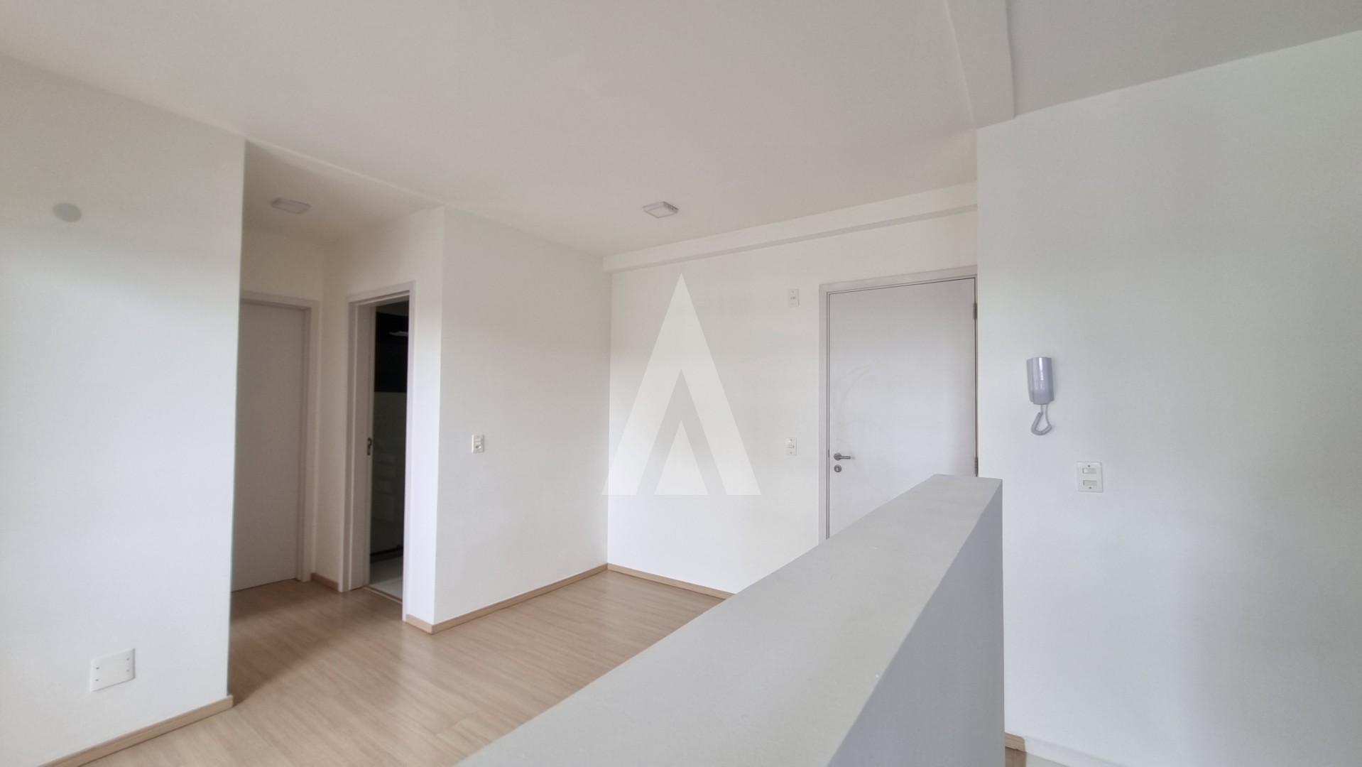 Apartamento no Costa e Silva com 2 quartos, cozinha com armários planejados, sacada com churrasqueira e 1 vaga coberta. — foto 3