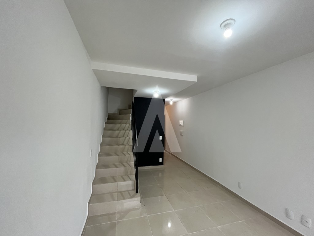Casa no Itingua com 02 dormitórios, sendo 01 deles com sacada, cozinha com armários, 01 lavabo. — foto 4