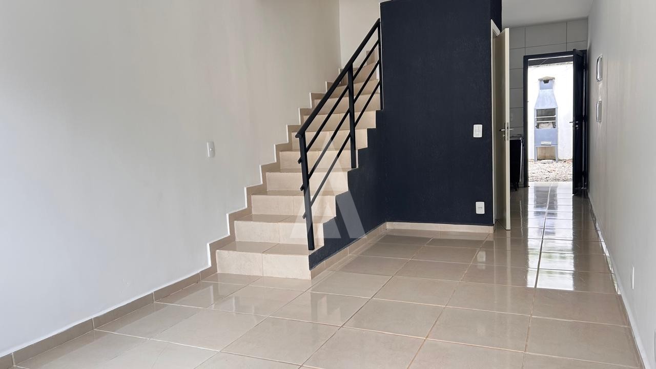 Casa no Itingua com 02 dormitórios, sendo 01 deles com sacada, cozinha com armários, 01 lavabo. — foto 3