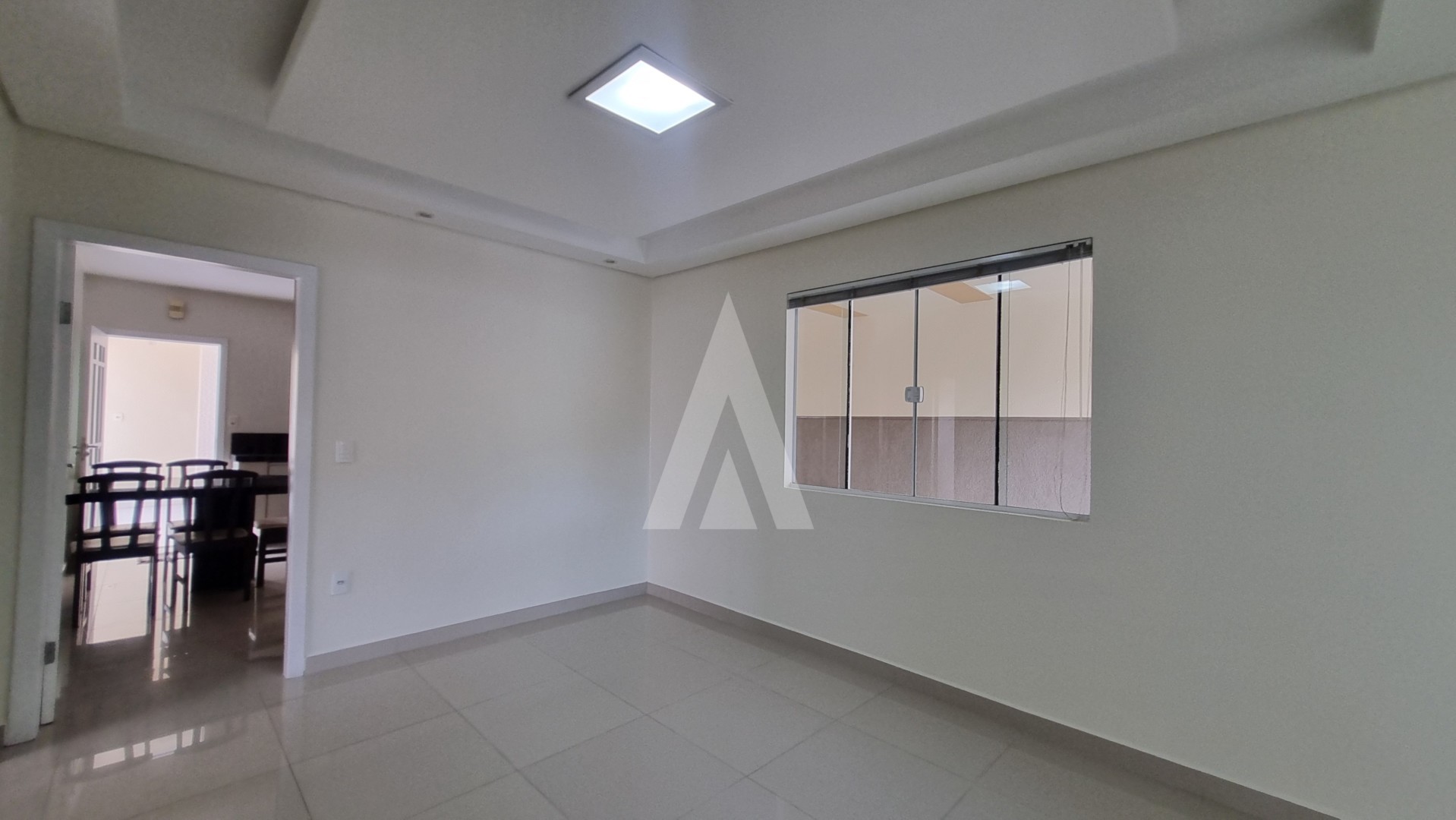 Casa residencial com 3 quartos, sendo 01 suite. e 2 vaga de garagem no bairro Floresta. — foto 4